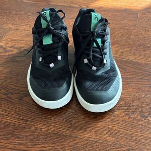 Women’s ON Sneakers